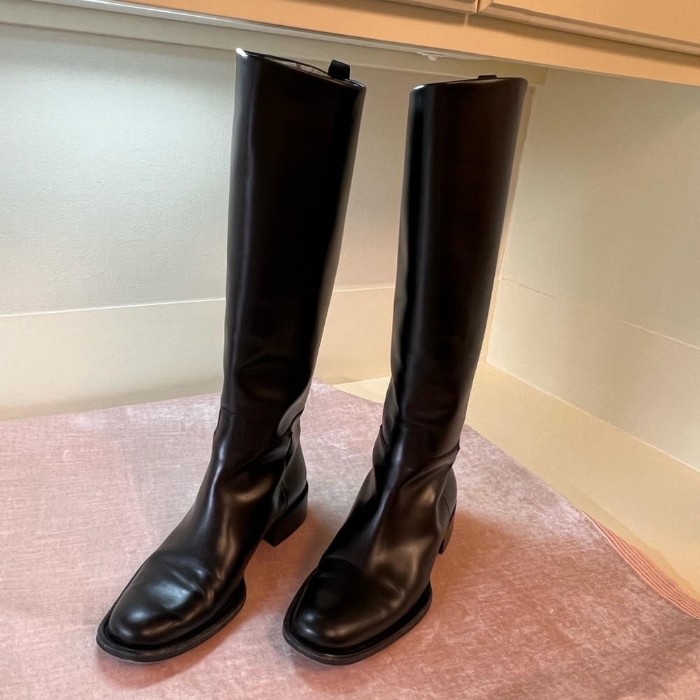 Burberry Black Flat Boots, EU Size 37.5, US Size 7